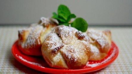 Булочка С черникой и творогом